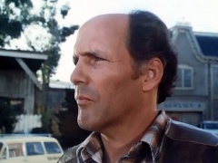 Joseph Whipp as Eddie Hollis